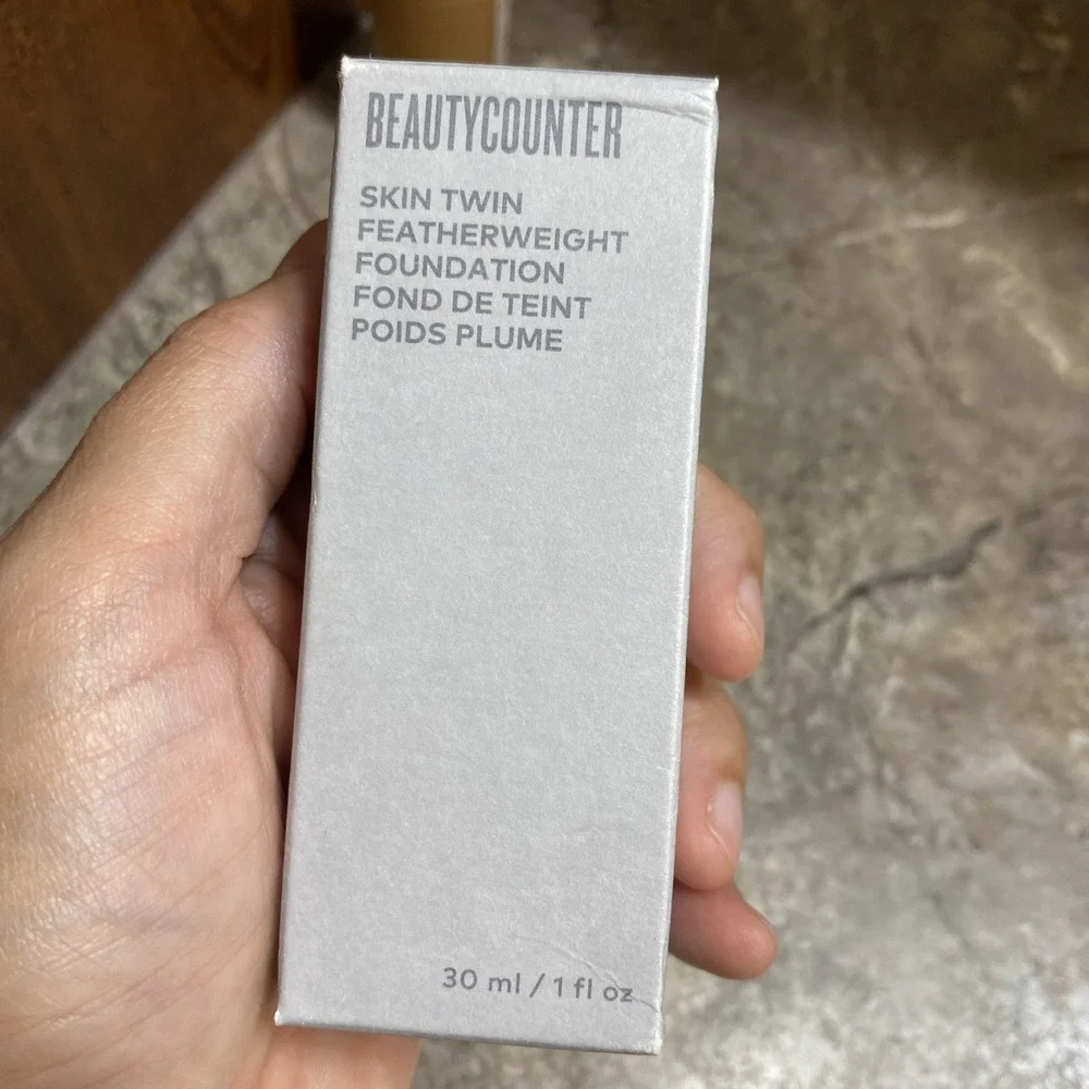 BNIB BEAUTYCOUNTER Skin Twin‎ Featherweight Foundation 1 fl oz Each Tan 460